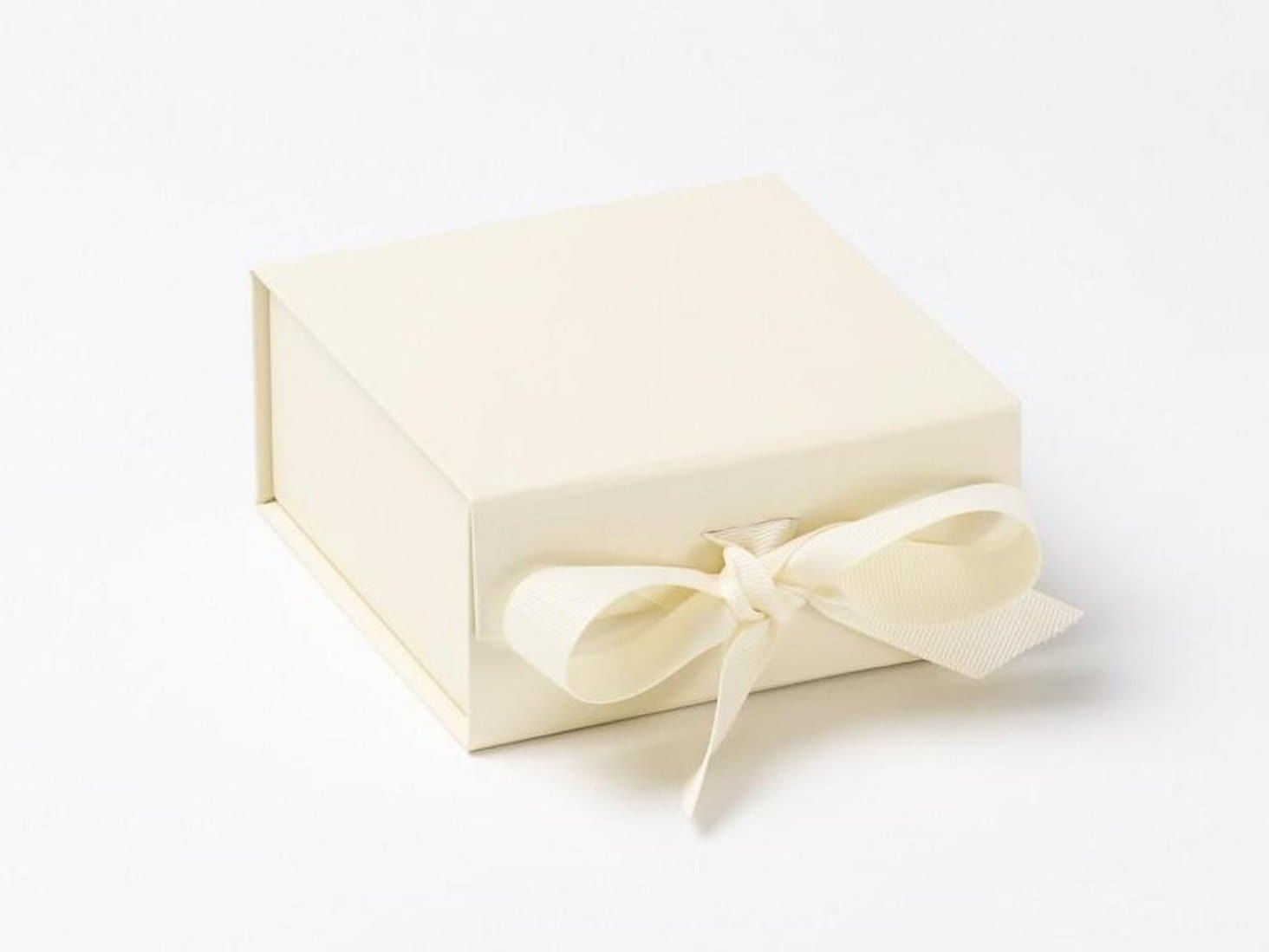 Silver Medium Gift Boxes with changeable ribbon