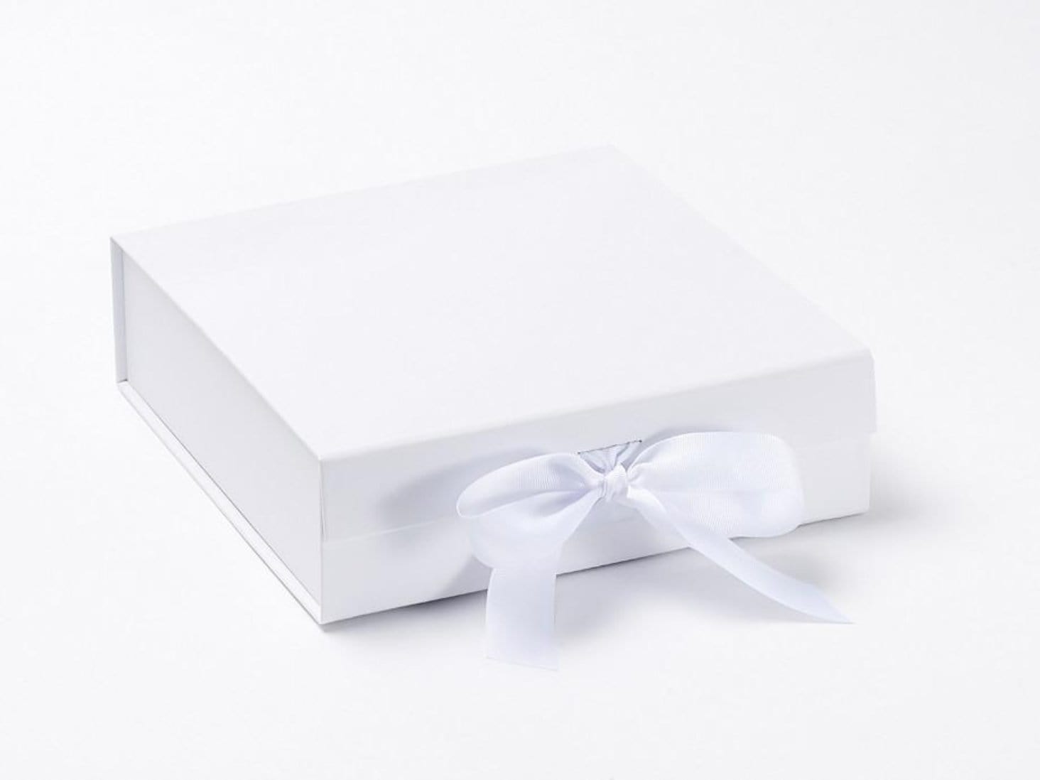 Silver Medium Gift Boxes with changeable ribbon